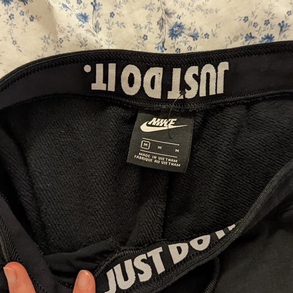 Nike joggers - Picture 4 of 4